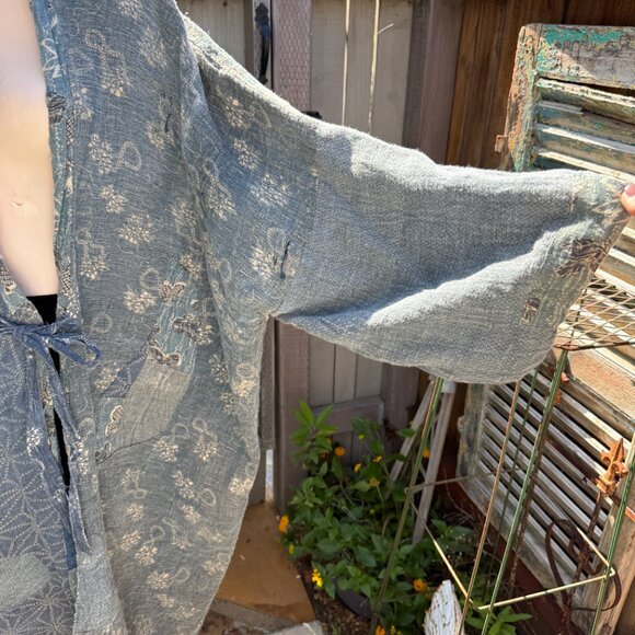 Magnolia Pearl Denim Blue Linen Good Fortune Kimono - Picture 8 of 16